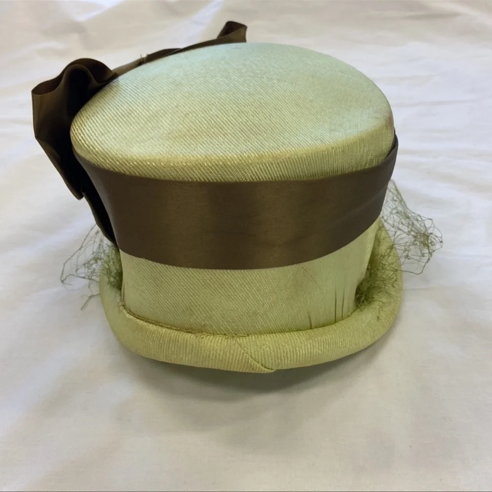 Vintage Hat Shimmer Sage Green/Olive Green Satin Bow Veiled‎ - Picture 3 of 11